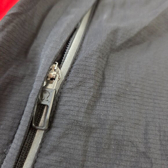 Lululemon Mens Large Ultra Lightweight 1/2 Zip Pullover Hooded Running Jacket - Picture 5 of 14